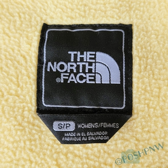 The North Face Retro Denali Zip-Up Fleece - Picture 10 of 14